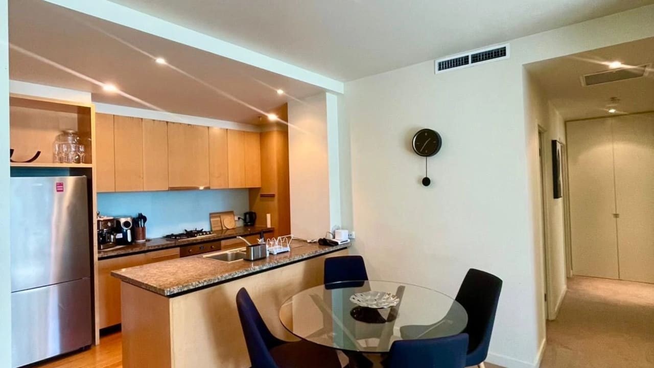 Furnished room in a flatshare