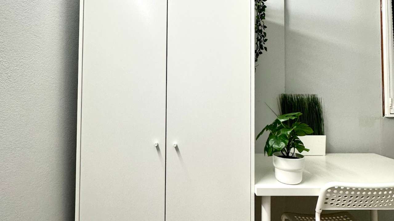 Furnished room in a flatshare