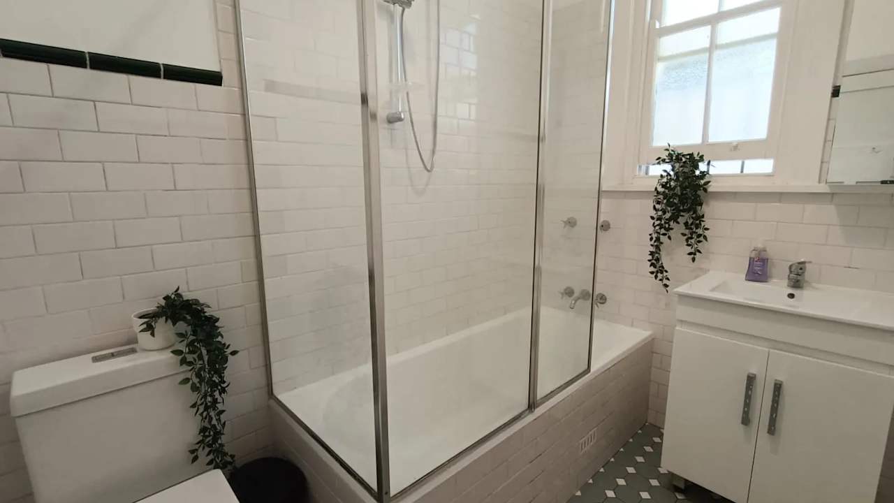 Furnished room in a share house