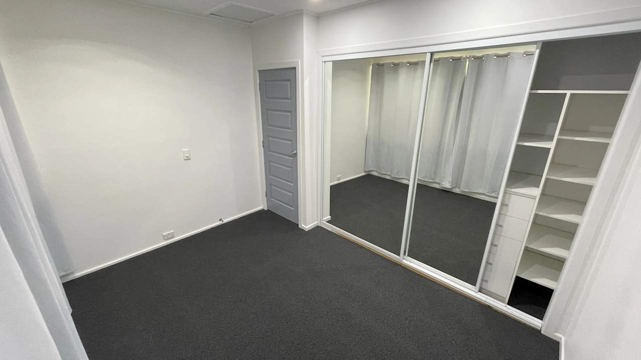 Room in a share house