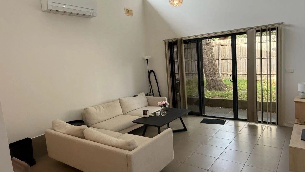 Furnished room in a share house
