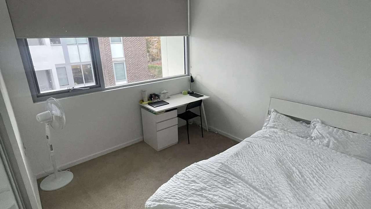 Furnished room with ensuite in a flatshare
