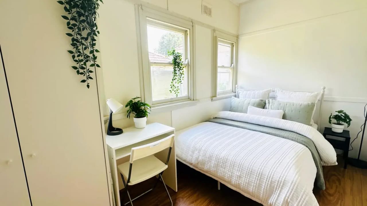 Furnished room in a share house