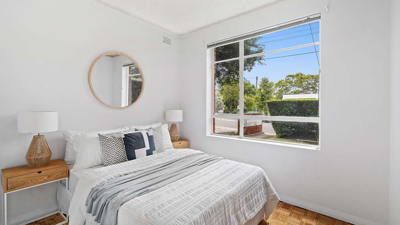 Furnished room in a flatshare