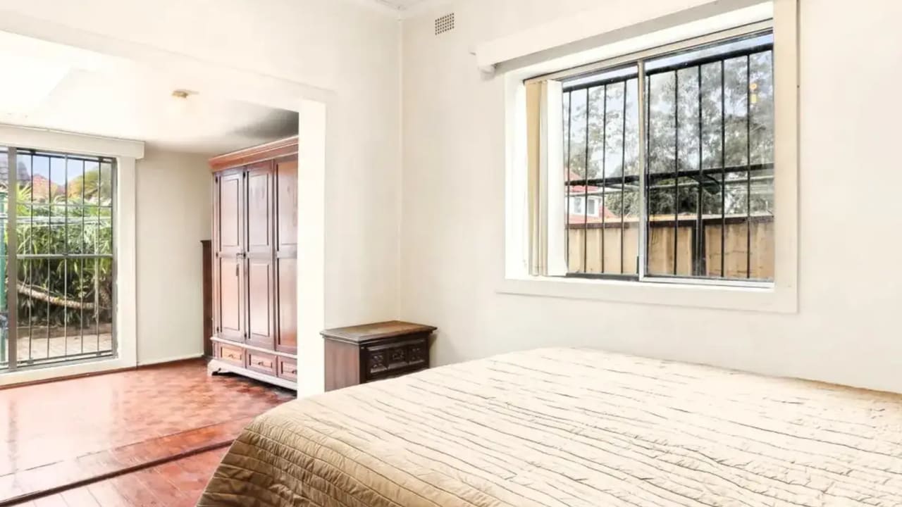Furnished room in a share house