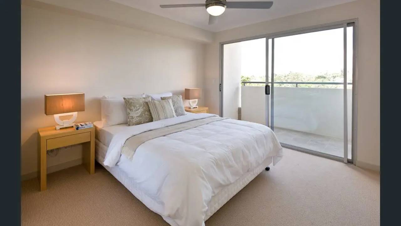 Unfurnished room with own bathroom
