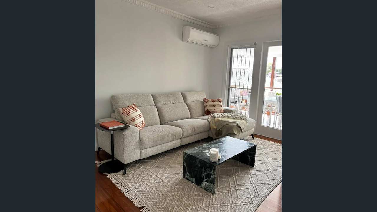 Room in a share house