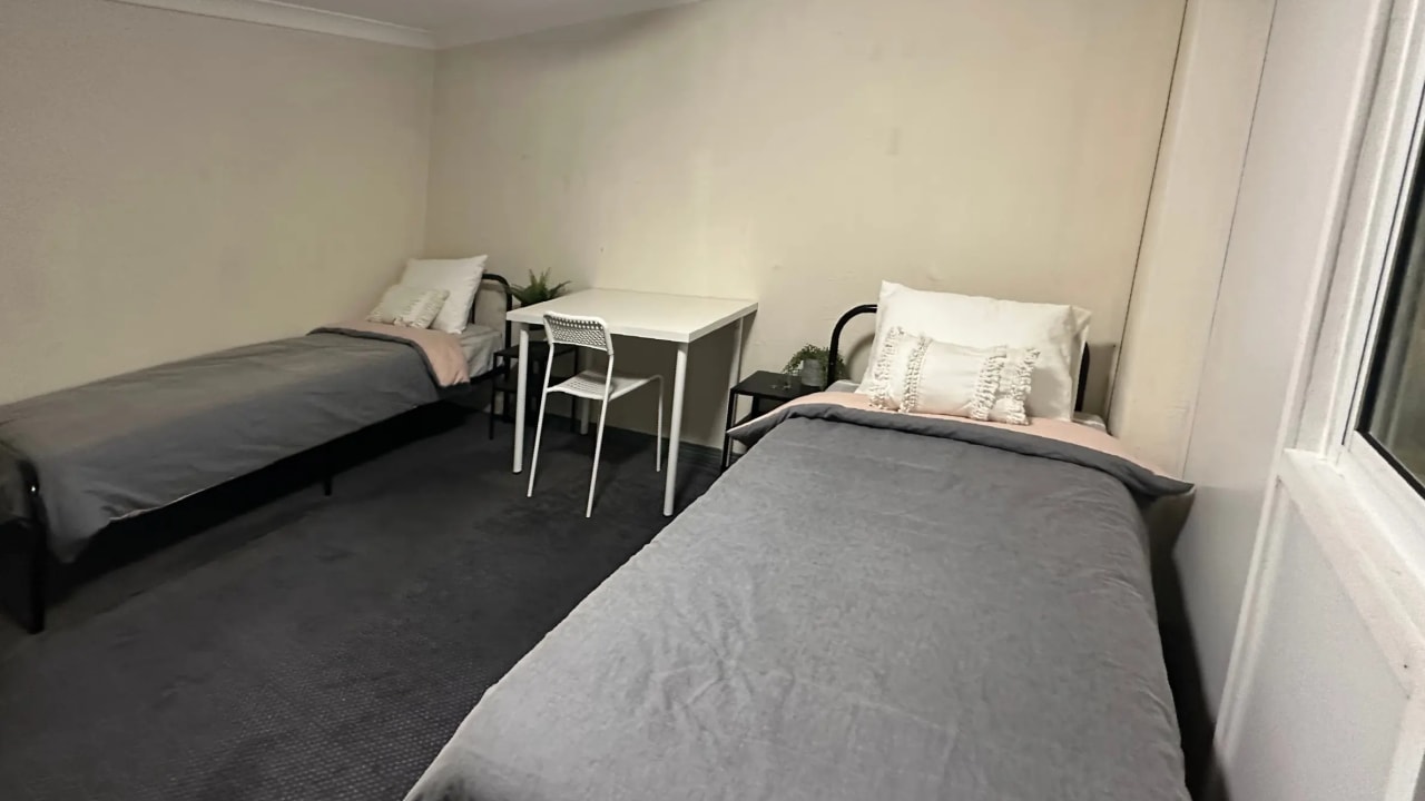 Furnished room in a flatshare