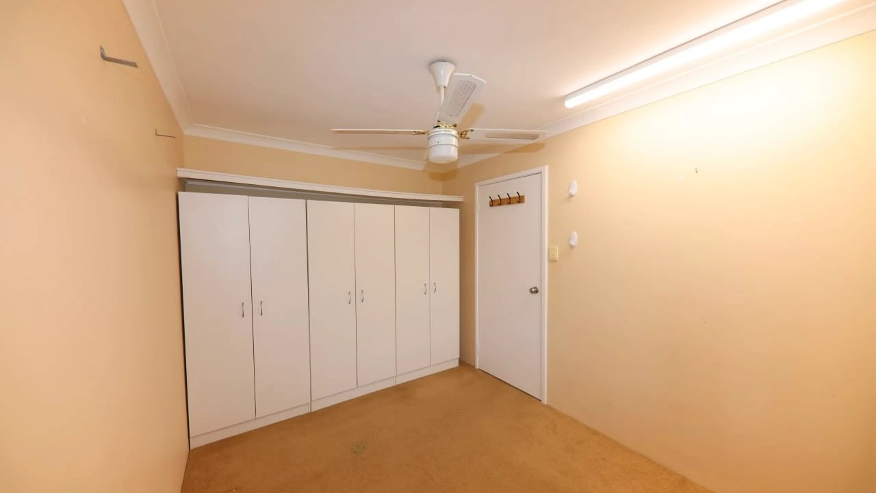 Room in a share house