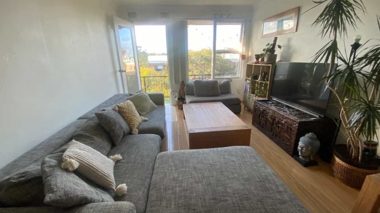 Furnished room in a flatshare