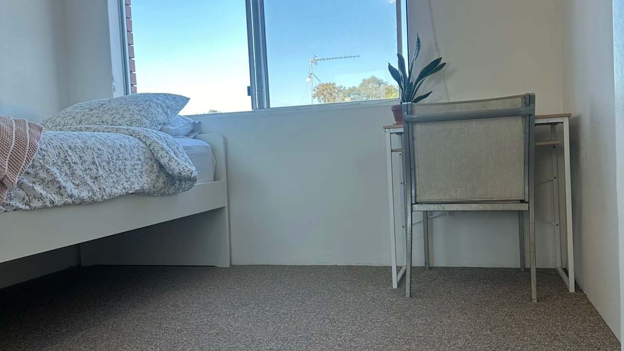 Furnished room in a flatshare