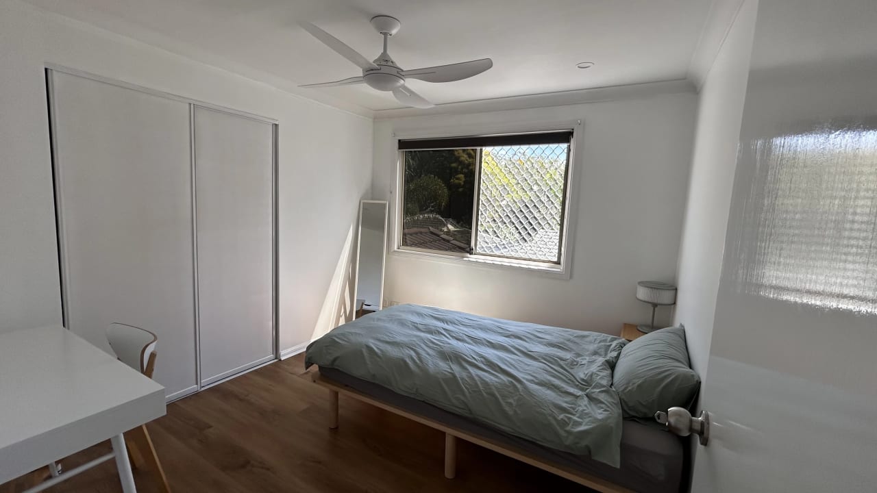 Furnished room in a share house