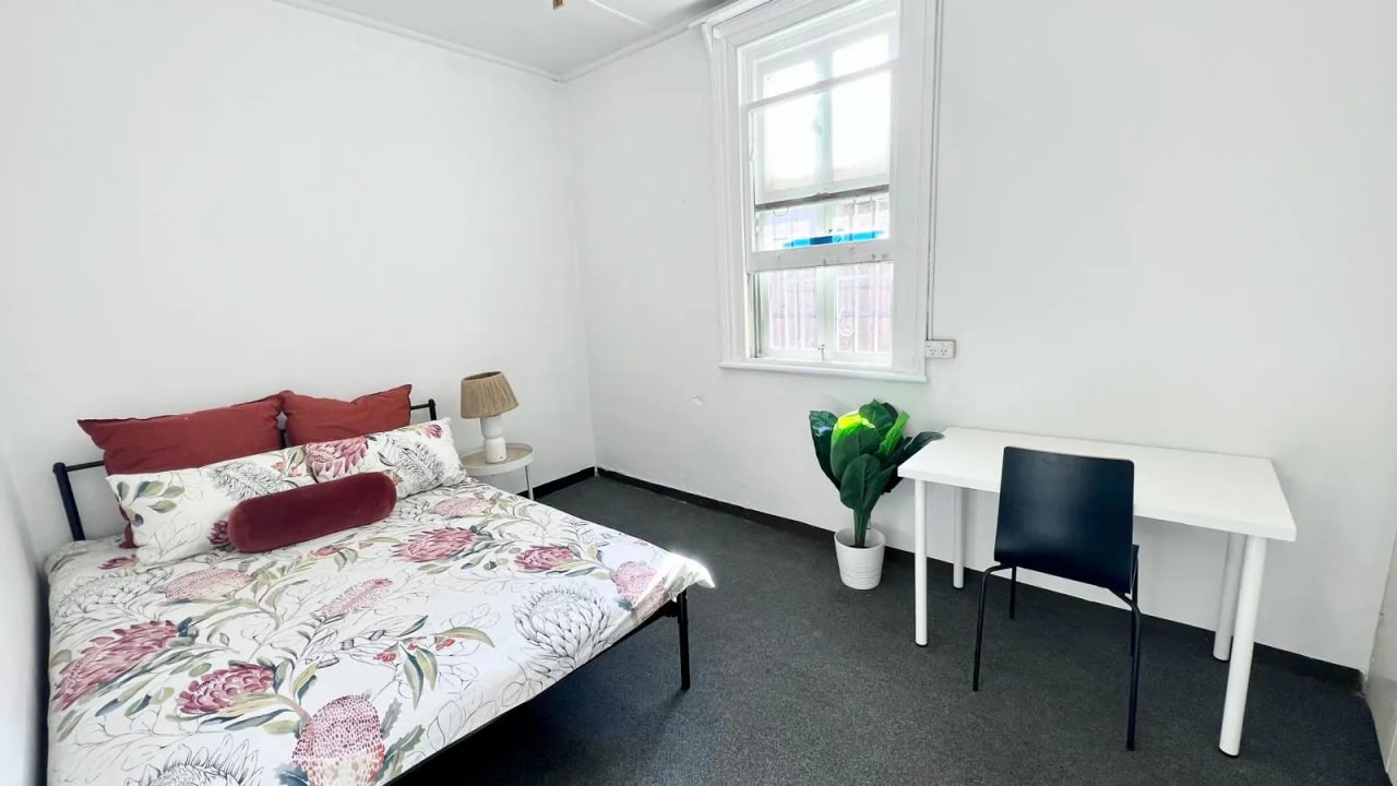 Room in a share house