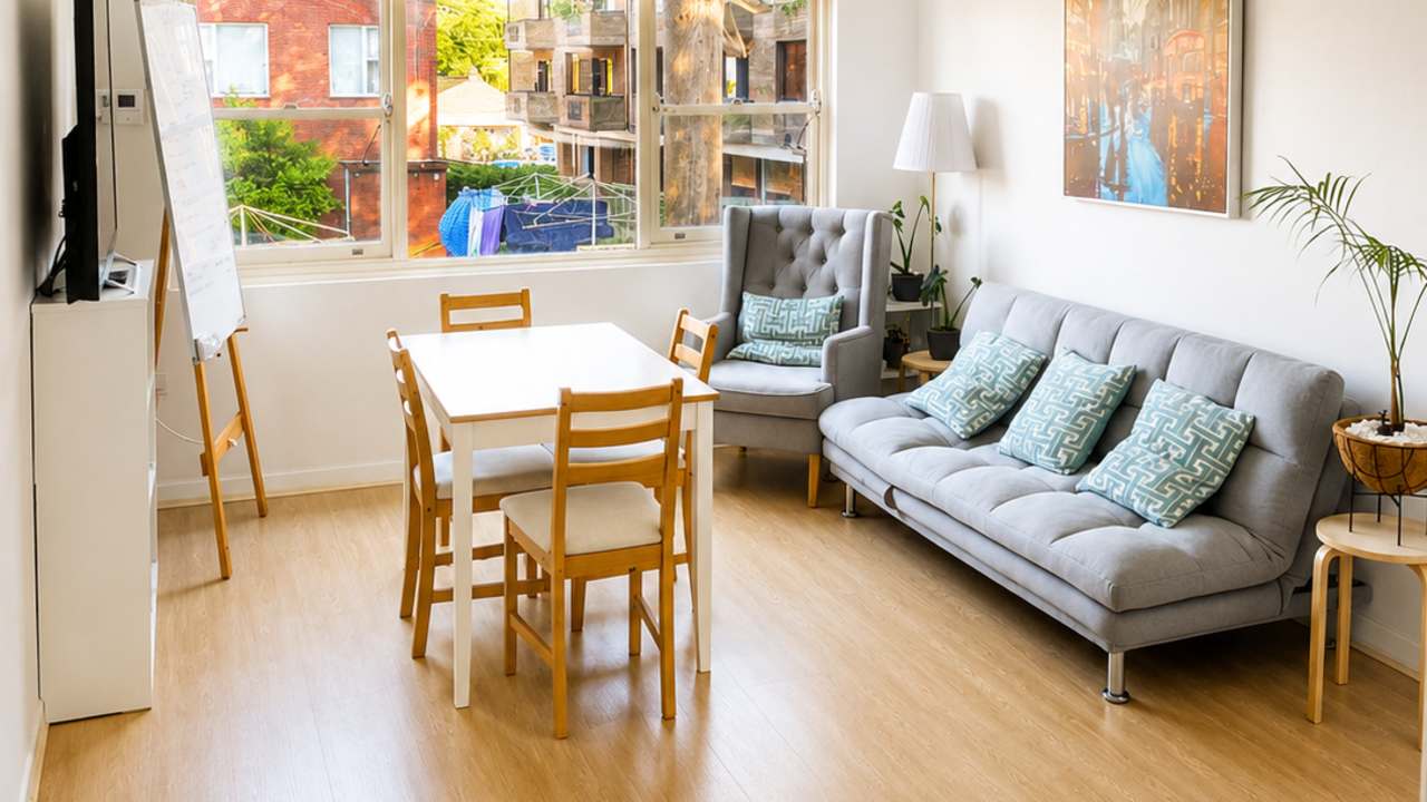 Furnished room in a flatshare