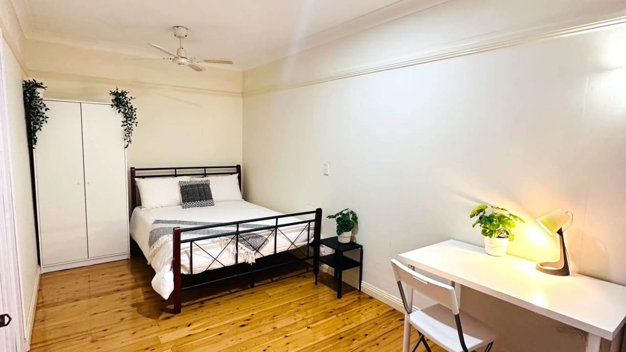 Furnished room in a share house