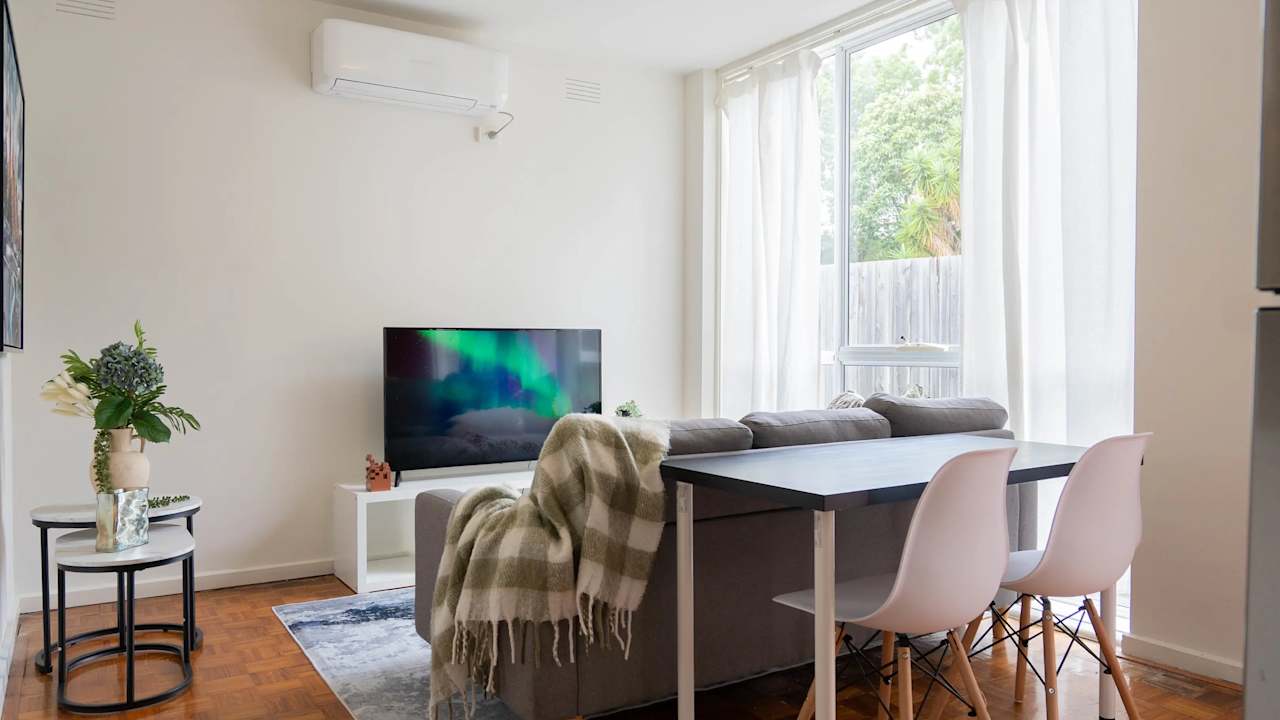 Furnished room in a flatshare