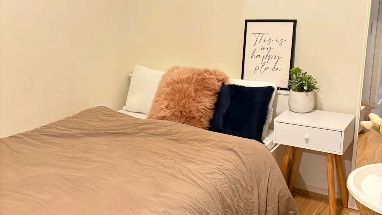 Furnished room with own bathroom