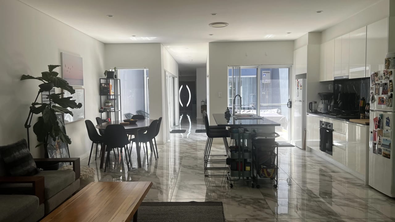 Room in a share house