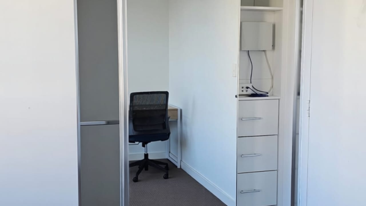 Furnished room in a flatshare