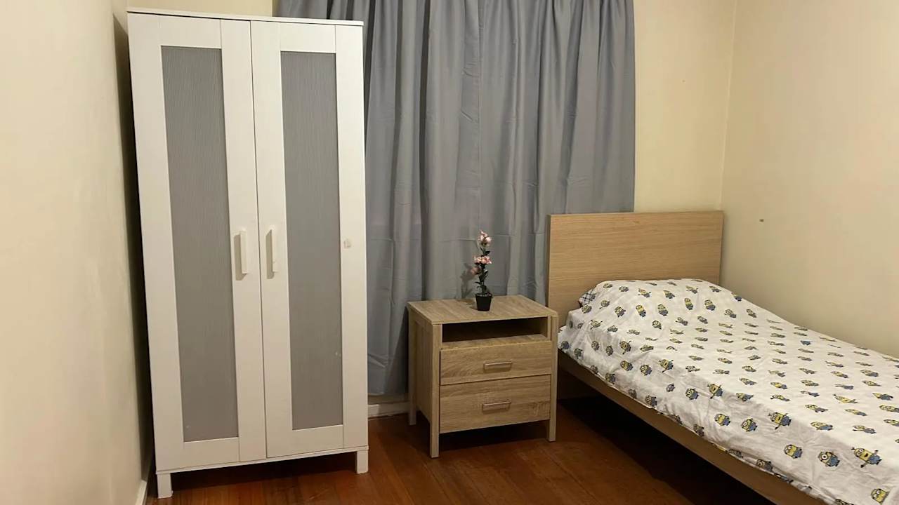 Room in a share house