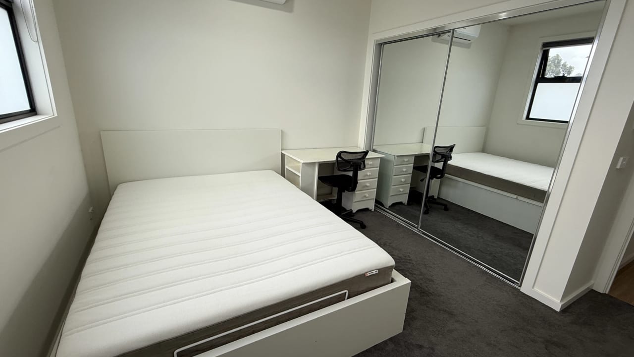 Furnished room in a share house