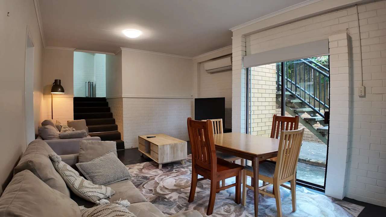 Whole property with 2 rooms for rent