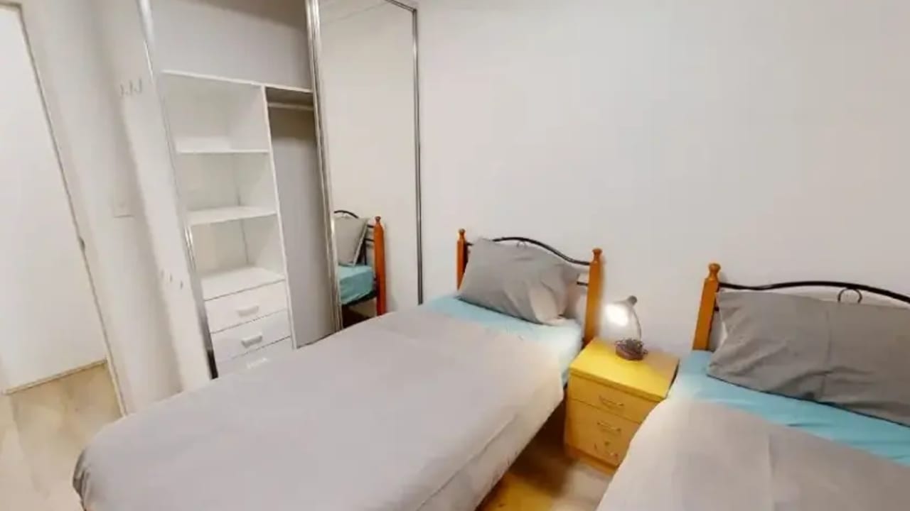 Furnished room in a flatshare