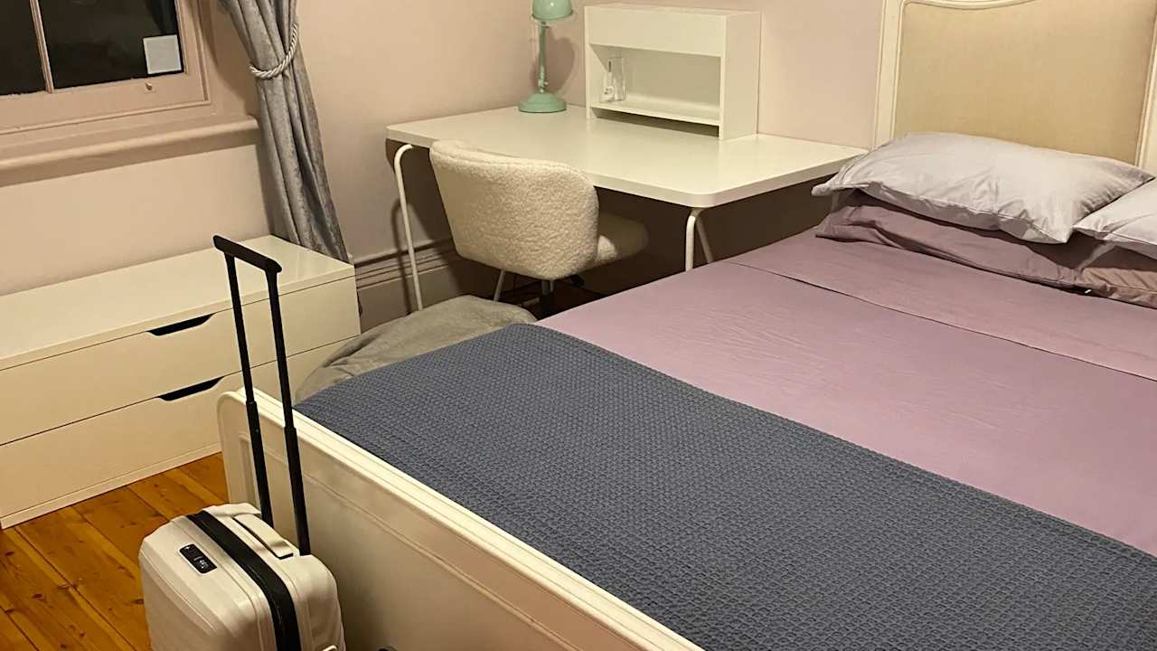 Furnished room in a share house