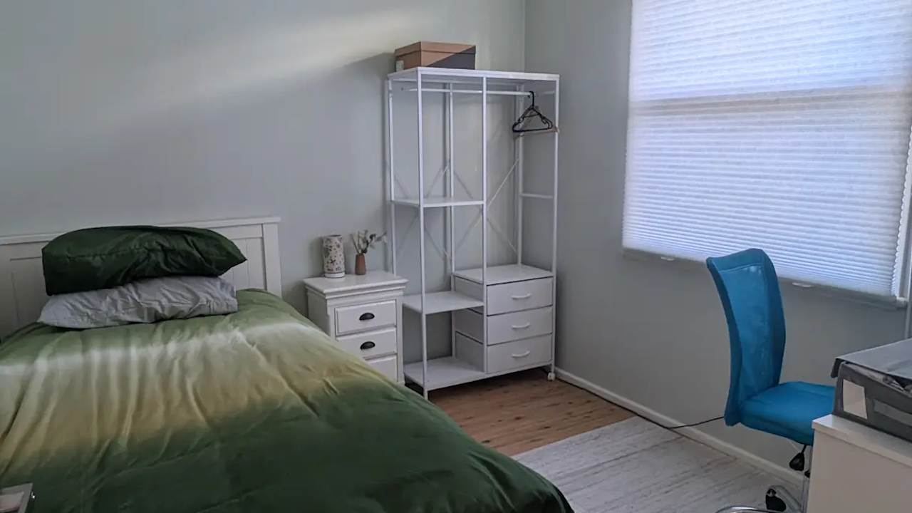 Furnished room in a share house