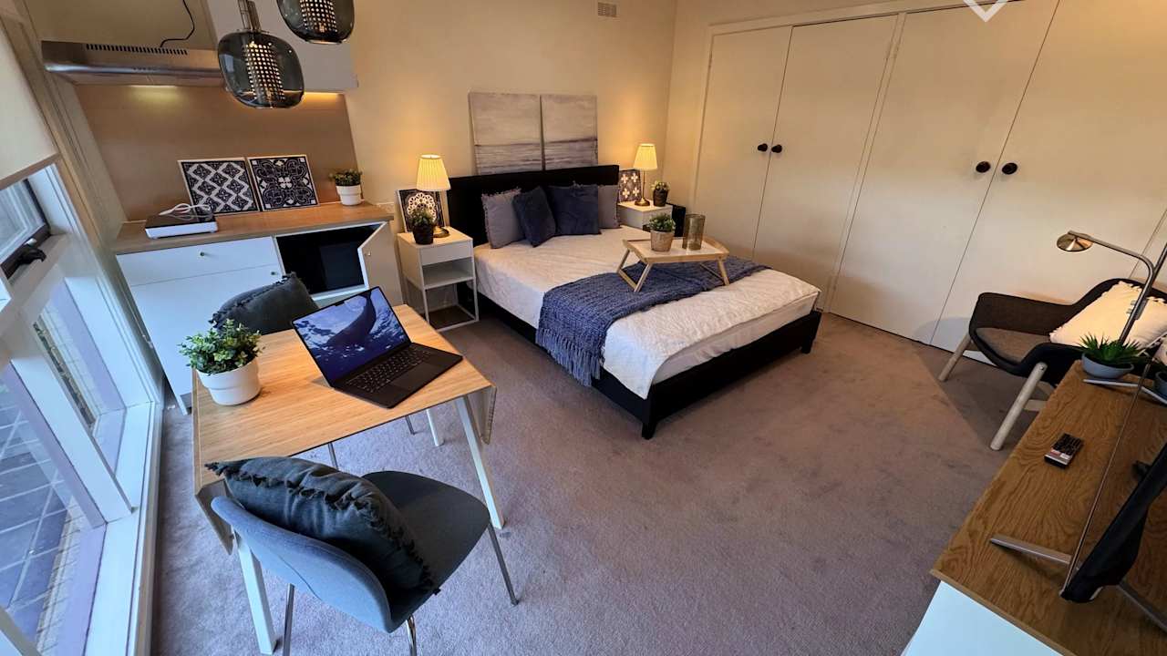 Furnished room in a share house