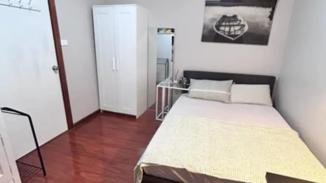 Furnished room in a share house