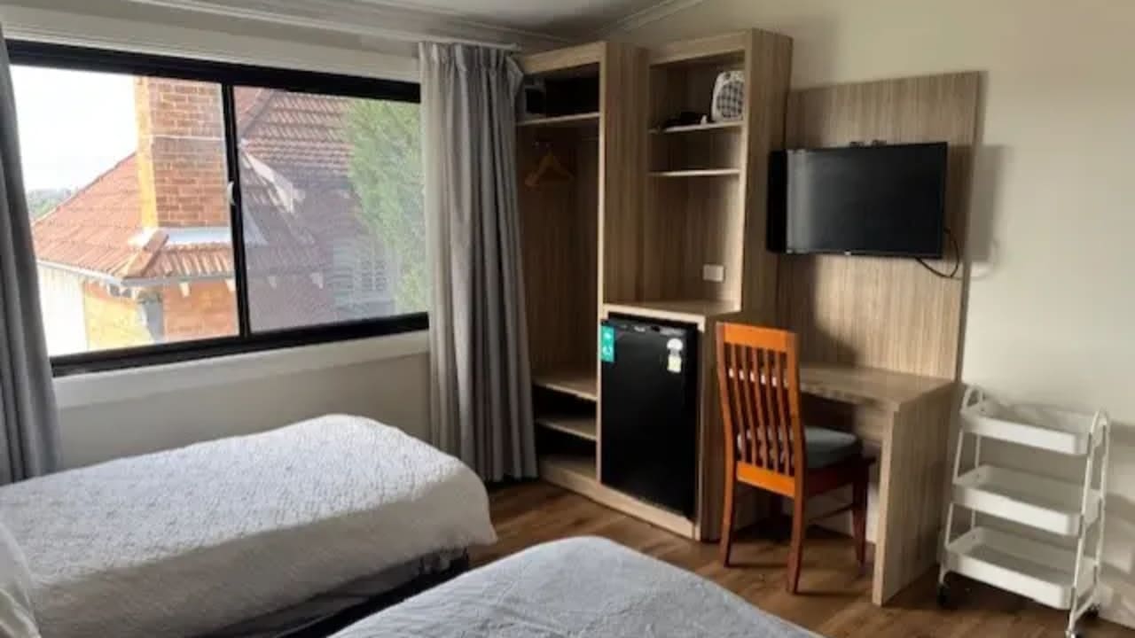 Furnished room in a flatshare