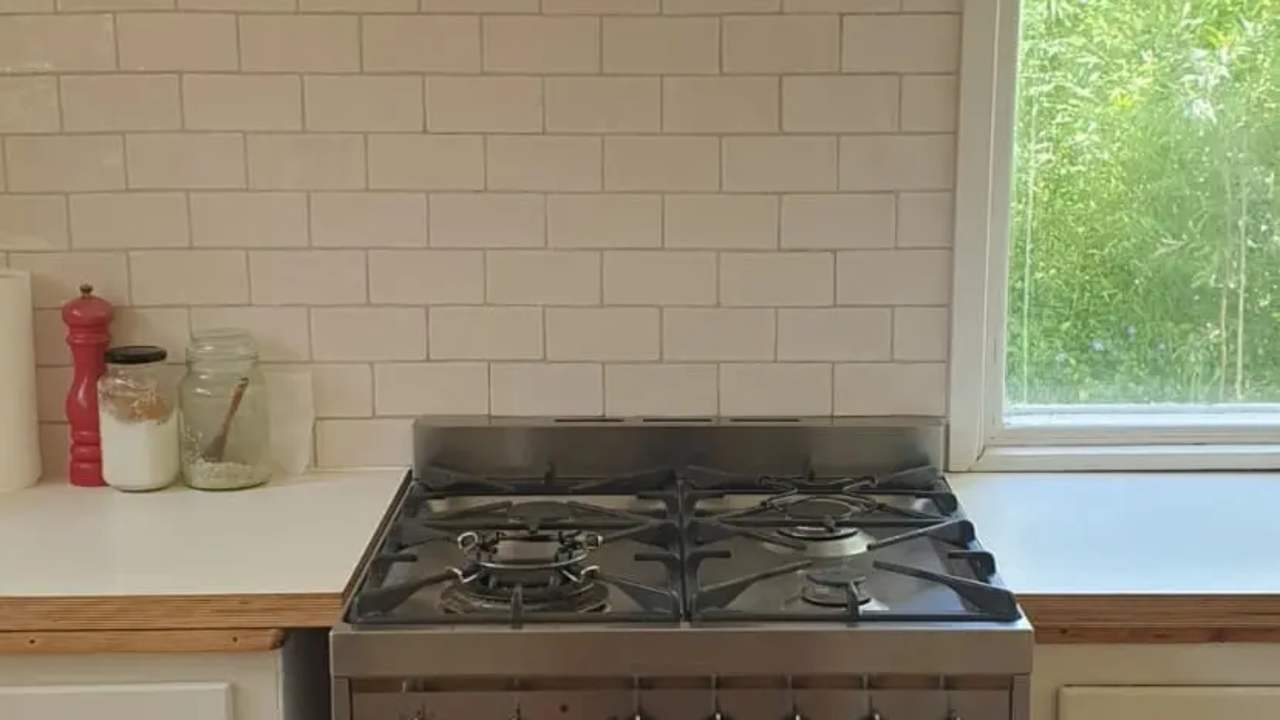 Room in a share house