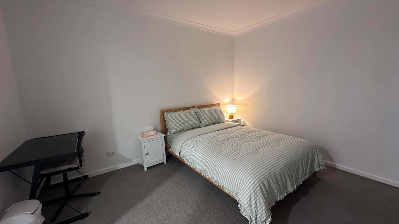 Furnished room with ensuite in a flatshare