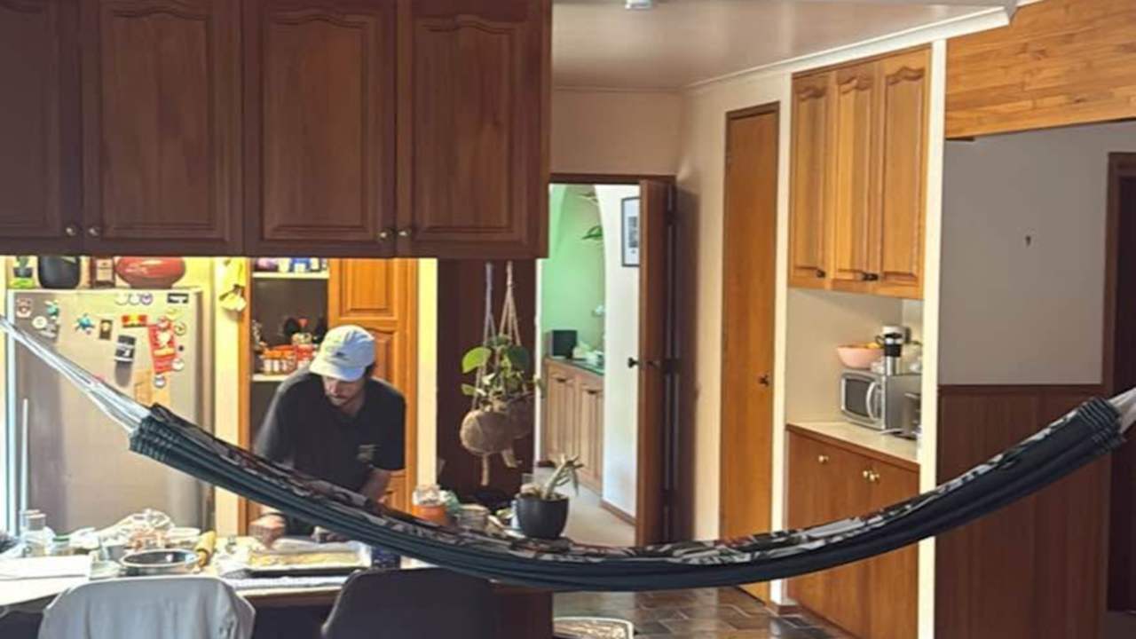 Furnished room in a share house