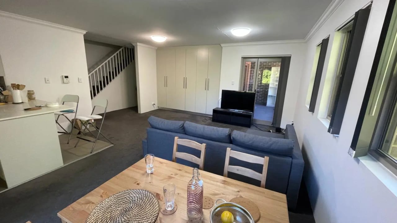 Furnished room in a flatshare