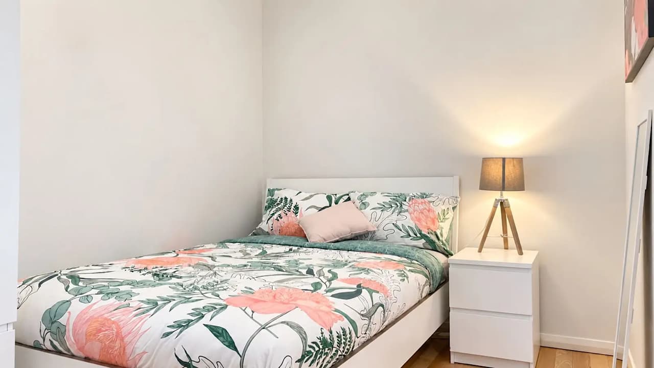 Furnished room in a share house