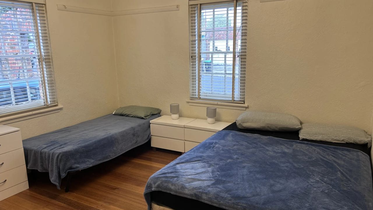 Furnished room in a flatshare