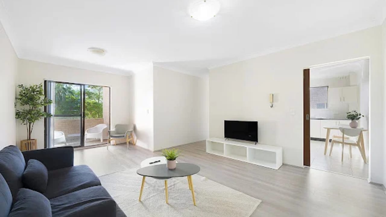 Whole property with 2 rooms for rent