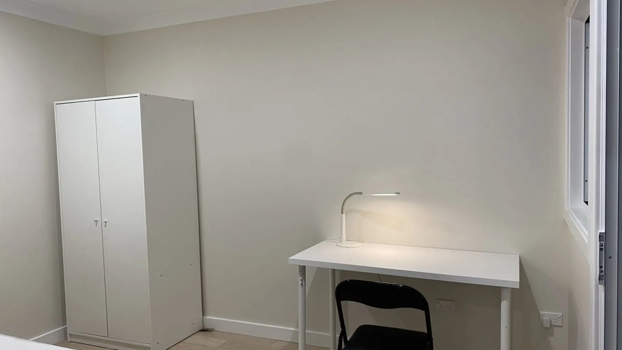 Room in a share house