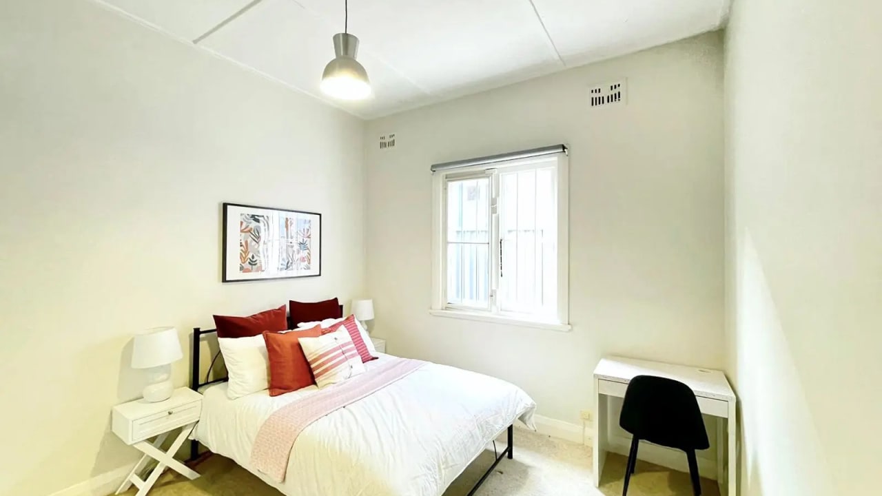 Room in a share house