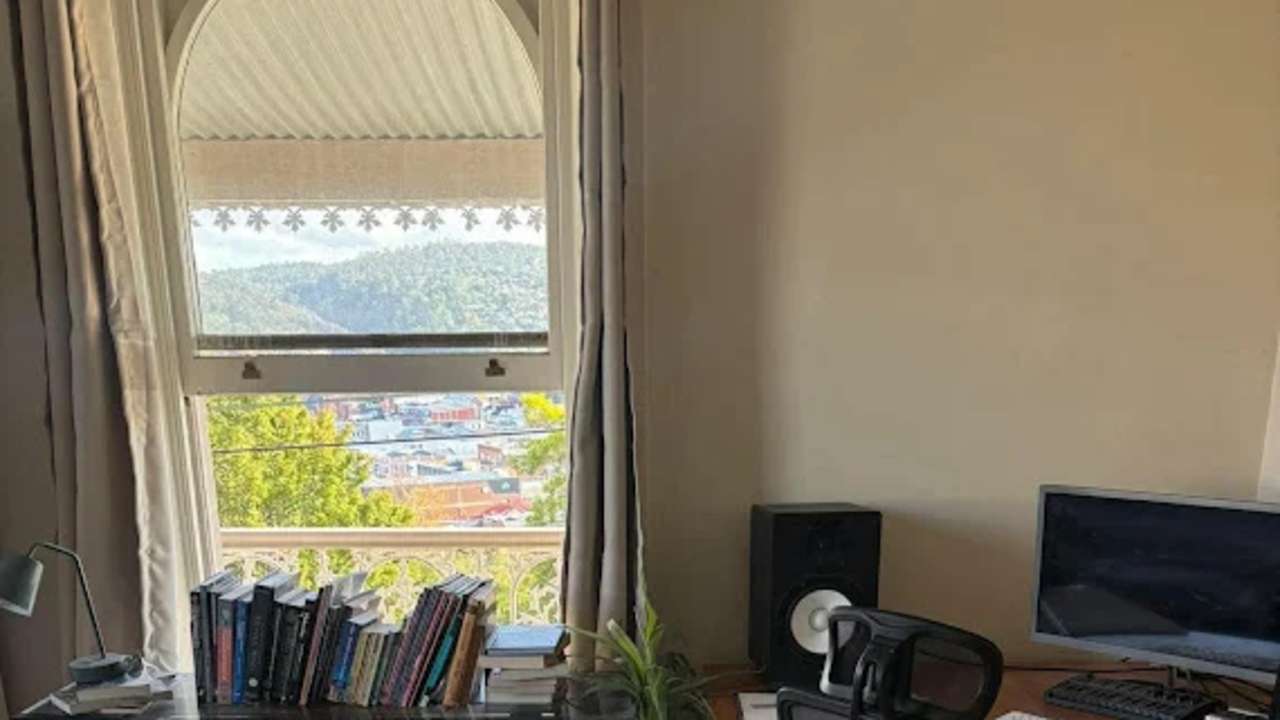 Room in a share house