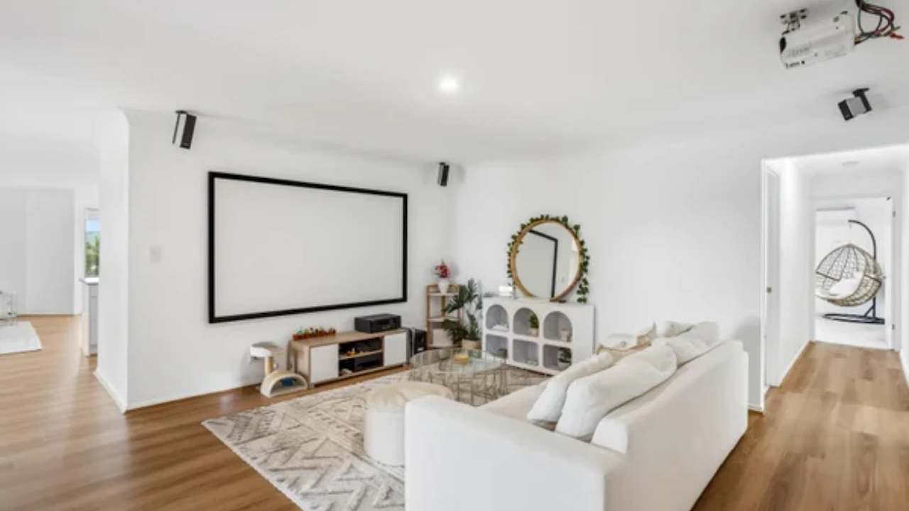 Room in a share house