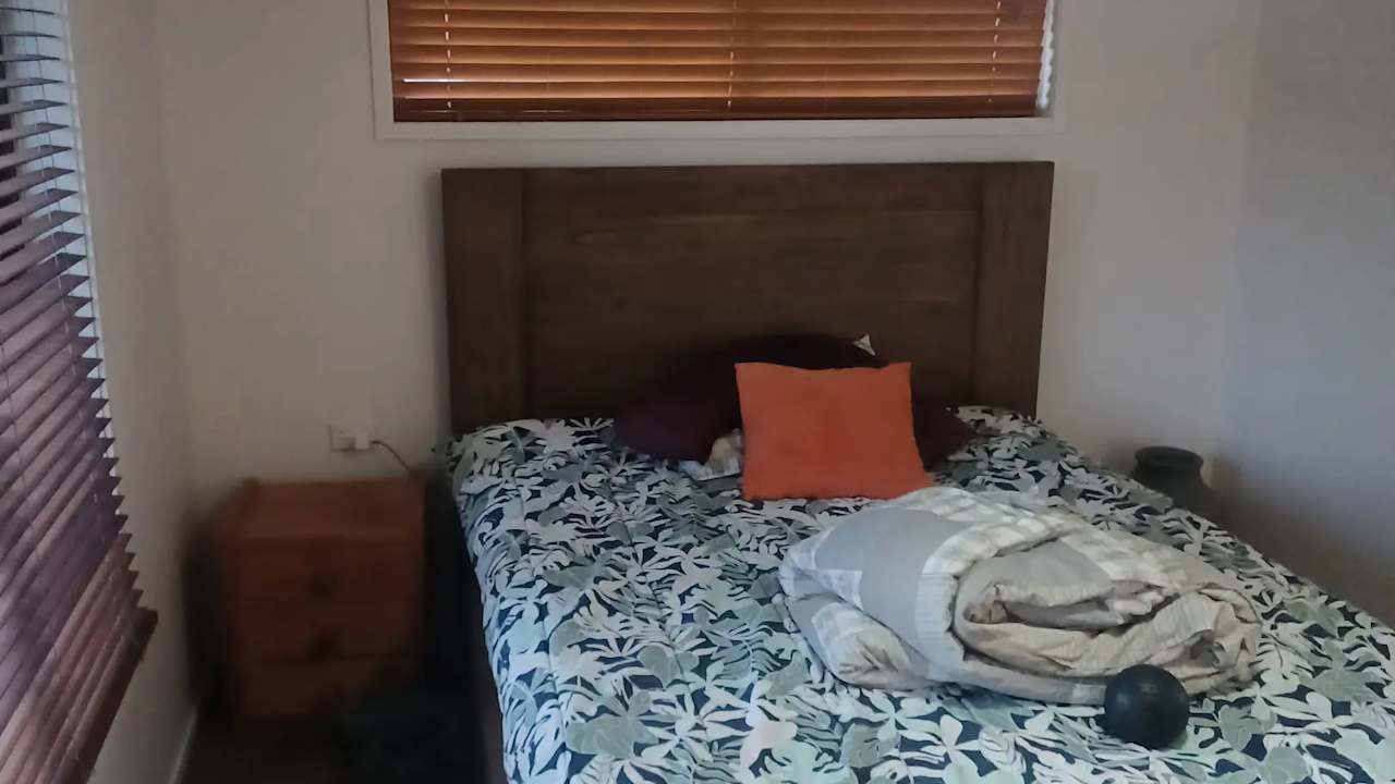Room in a share house