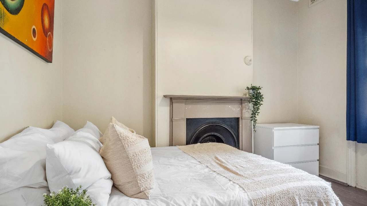 Furnished room in a share house