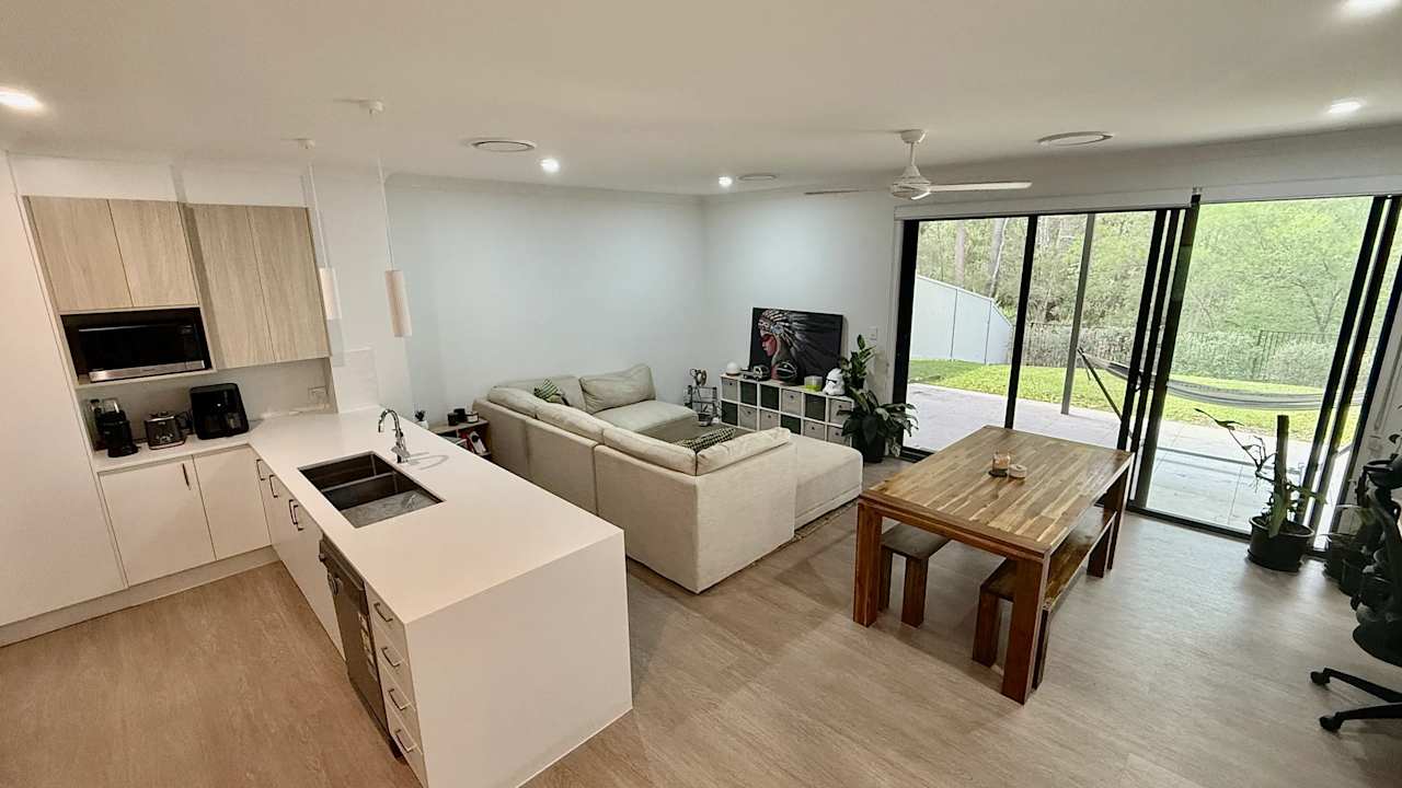 Unfurnished room in a share house