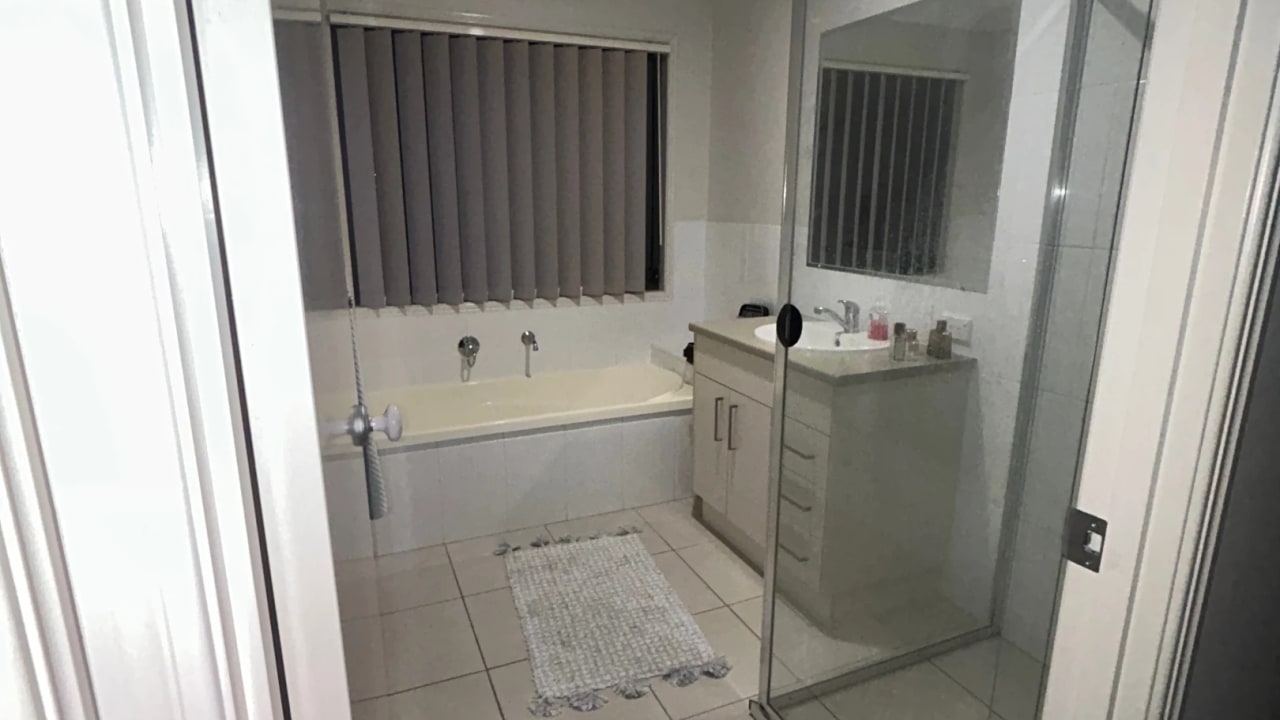 Room in a share house