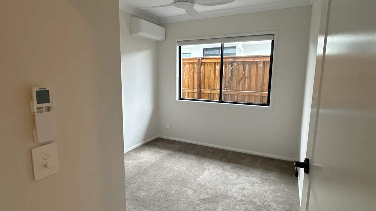 Unfurnished room with own bathroom