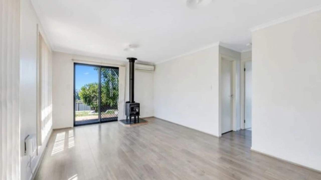 Unfurnished room with own bathroom