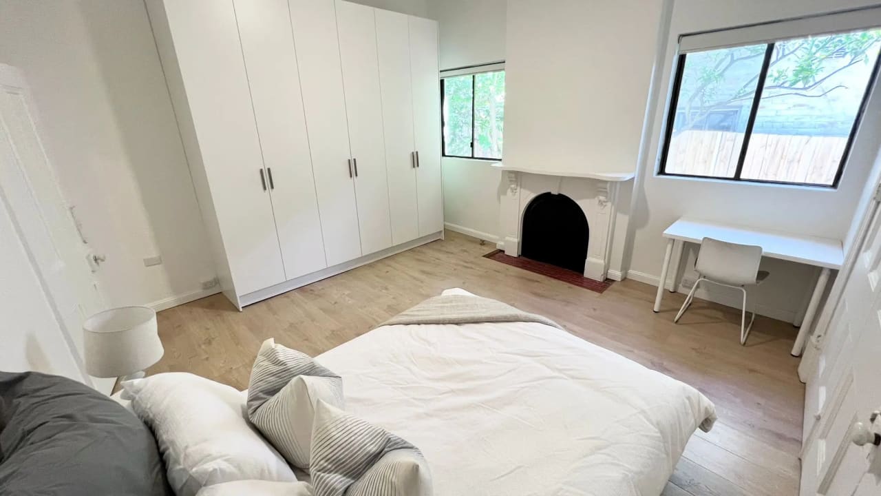 Room in a share house